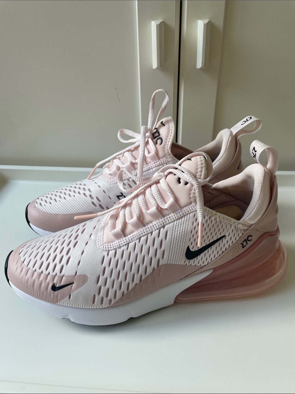 Brand new! Nike Women’s Air Max 270 Blush/Light pink Athletic Sneakers Sz 8.5